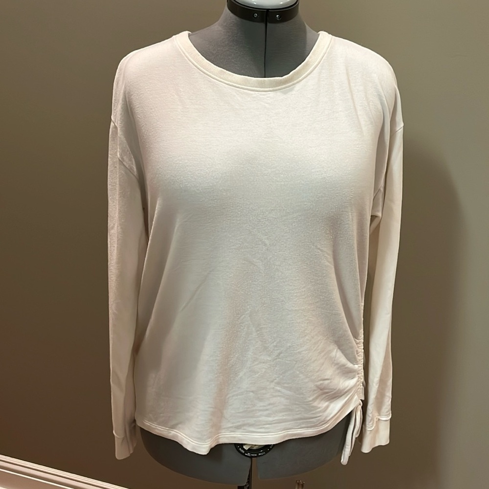 Eddie Bauer ruched long sleeve shirt
